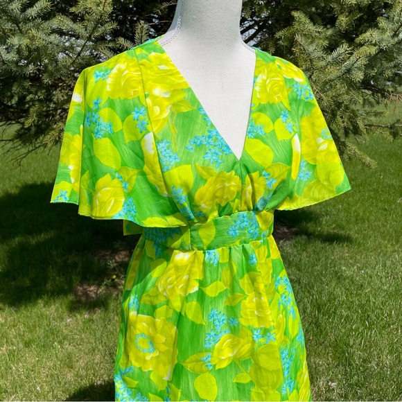 BEAUTIFUL Vintage Hawaiian Green Yellow Floral Print Flutter Sleeve Maxi Dress - Picture 3 of 8